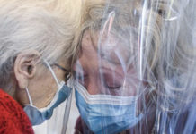 Riapriamo le porte delle Cra: gli anziani ospiti hanno già sofferto abbastanza