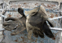 Cede il tetto dell’officina: la vittima è Romano Bonfatti, operaio 70enne