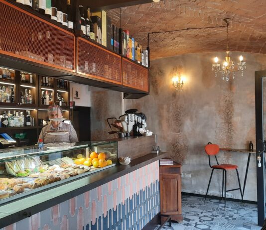 Retrò Cafè: dalla colazione al dopo cena all’ombra del castello