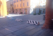 I blocchi di cemento resteranno lì fino alla fine di Concentrico