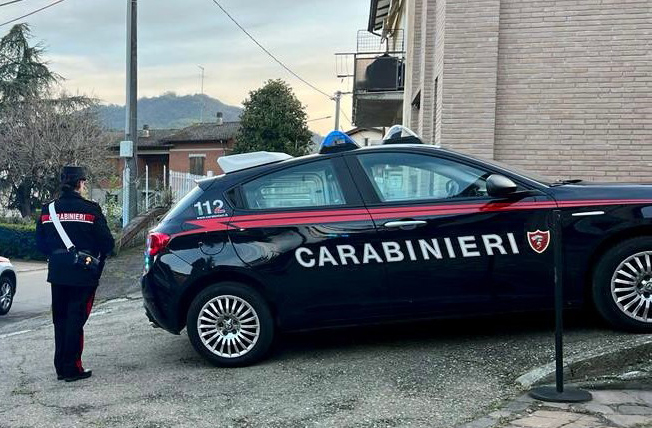 Correggio, spari e minacce dopo una lite condominiale