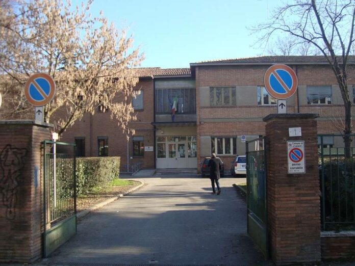 (150115163654)scuola_media_pio