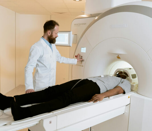 Cinquecento cinquanta giorni per una risonanza: la sanità che non funziona