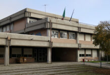 Si disinfestano le aree cortilive dei quattro istituti superiori Fanti, Da Vinci, Vallauri e Meucci