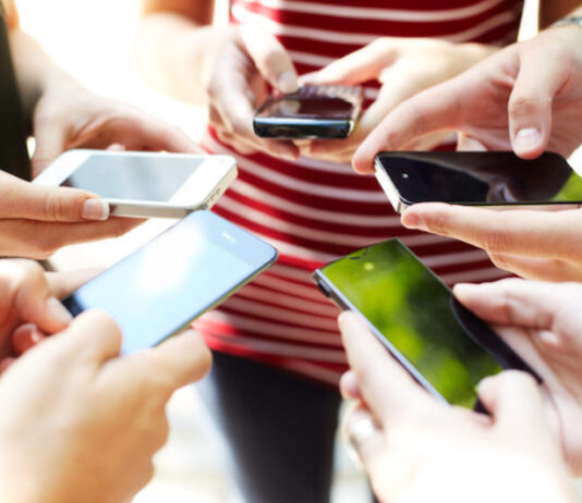 Domenica senza smartphone: l'Emilia-Romagna sfida la dipendenza digitale