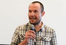 Come la democrazia scivola verso l’autoritarismo? Un incontro con lo storico Daniel Degli Esposti