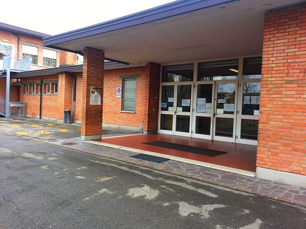 Carabinieri alle Anna Frank, 12enne racconta agli amichetti di avere della droga