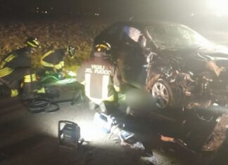 Incidente stradale nella notte, muore un 21enne