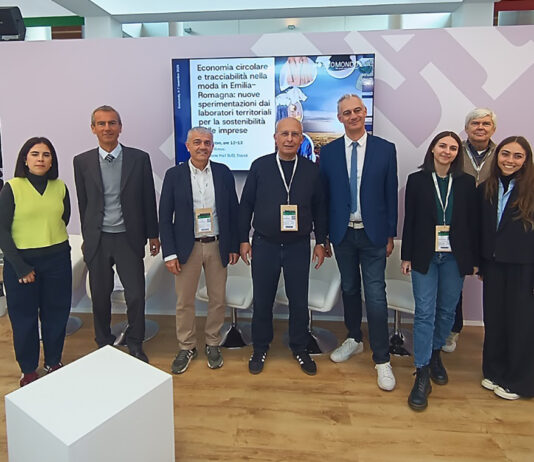 Fibre naturali e riciclate per il tessile: il Distretto di Carpi protagonista a Ecomondo
