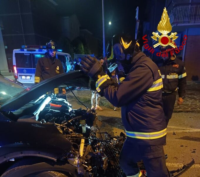 Scontro in via Abetone a Carpi, due feriti gravi