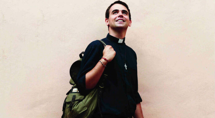 don-Mattia-Ferrari-foto-di-Giovan-Battista-DAchille-