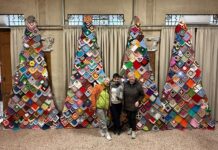 L’albero di Natale all’uncinetto che incanta Novi