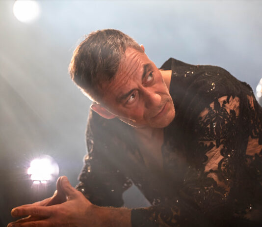 Filippo Timi è Amleto nella riedizione del suo spettacolo cult al Comunale