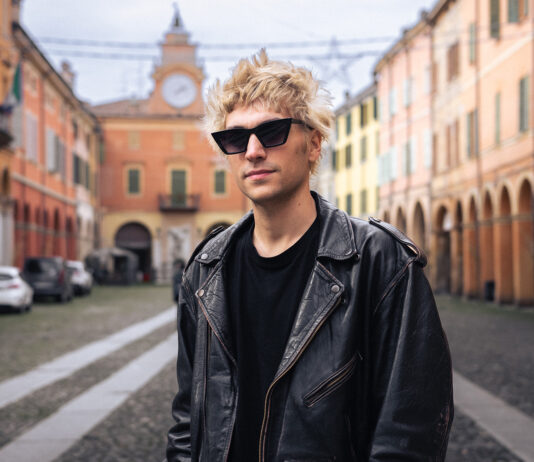 Come tu mi vuoi: il nuovo singolo pop-punk di Teø