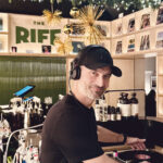 Il DJ set di Cristian Luppi ha acceso il ritmo al The Riff