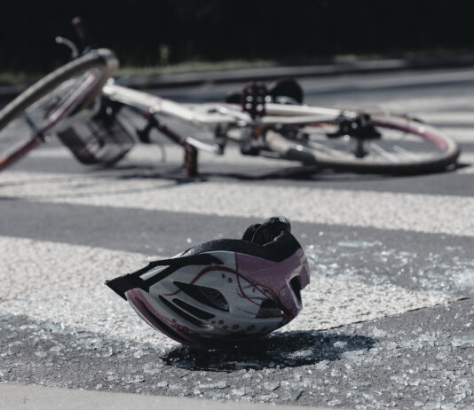 Rolo, 36enne muore travolto da un’auto