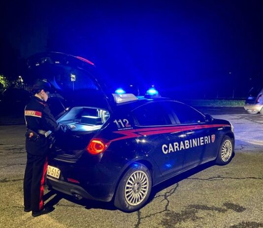 Lite nel parcheggio di un Fast Food a Correggio, sequestrati mazze e tirapugni
