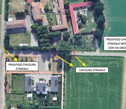 A San Marino, in via Caselle, intervento di potatura