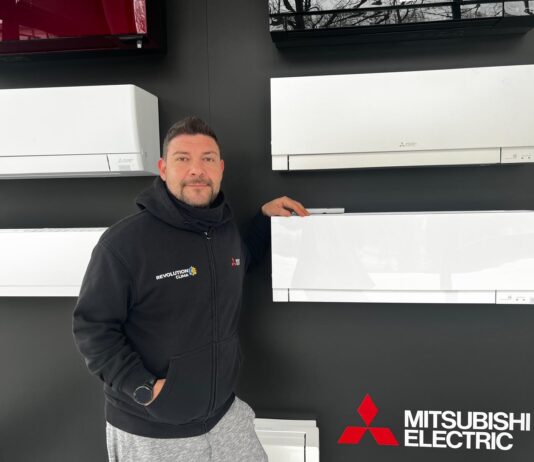 Revolution Clima a Carpi: l’eccellenza Mitsubishi e il comfort “chiavi in mano” firmato Christian La Barbera