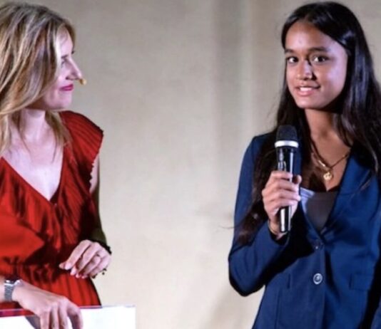 La poetessa Jasmeen Kaur Alfiere della Repubblica a 16 anni