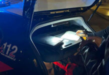Carpigiano arrestato dopo una notte di follia a Campagnola: aggredisce Carabinieri e danneggia un’ambulanza