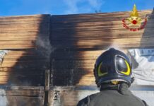 Autoarticolato in fiamme in A22 all’altezza del casello di Carpi