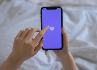Chat fasulle e crediti prosciugati: nel modenese cresce l’allarme sulle app d’incontri