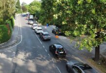 Via Molinari, intervento di ripristino per una perdita d’acqua