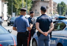 Minacciava stragi razziali via mail: espulso e rimpatriato 32enne pakistano