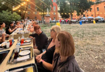 Torna Cena in Giardino, una lunga tavolata sotto le stelle ai Giardini del Teatro
