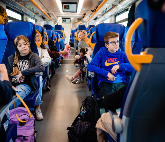 Abbonamenti gratuiti e agevolati per bus e treni regionali per gli studenti