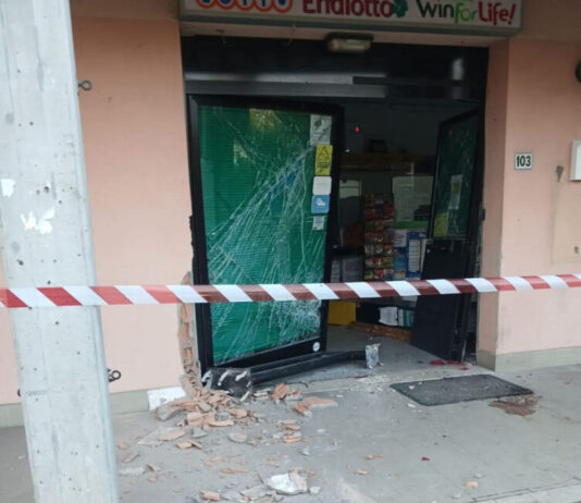 Tre spaccate nella notte, presi di mira esercizi commerciali di Soliera, Cavezzo e Medolla