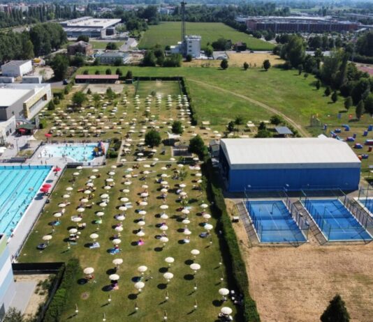 Piscina comunale, ‘Ci hanno rubato i soldi dalle borse, è necessario potenziare la sicurezza’