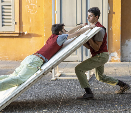 Nel Cortile d’onore va in scena il teatro dell’assurdo
