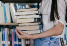 Scuola, contributi per libri di testo e borse di studio