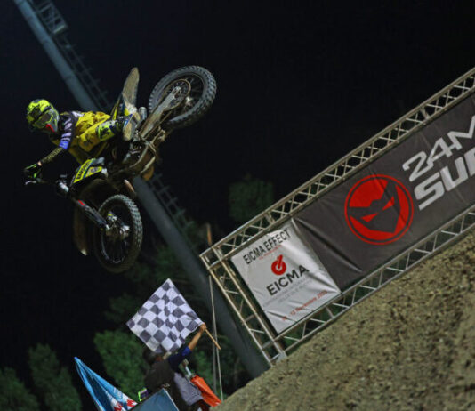 Carpi Night Show 2026: i giganti del motocross illuminano la notte di via Guastalla