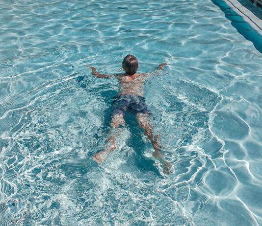 Stop alle piscine con bocchettoni non a norma
