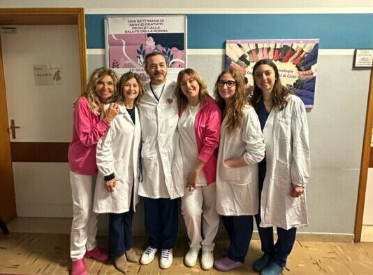 Tumore al seno: oltre 40 donne nel progetto “Sguardo”, il percorso dedicato alla menopausa oncologica