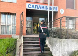 Incassava soldi, portava via coltelli e cibo: cuoco incastrato dalle telecamere