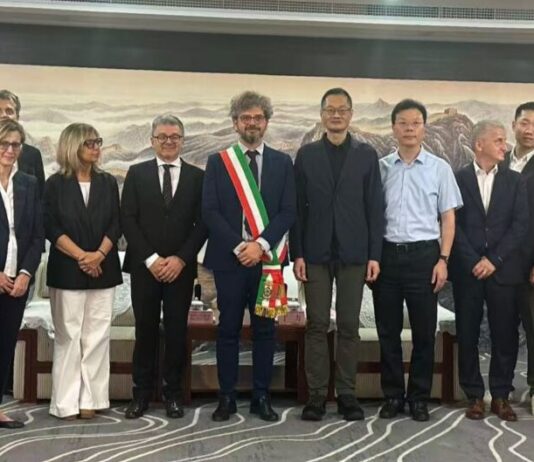 Il sindaco di Carpi Riccardo Righi in missione istituzionale in Cina