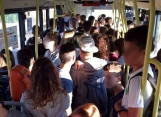 Trasporto scolastico e bus affollati, l’analisi di Amo: “la criticità nasce dal boom di iscritti nei poli periferici”