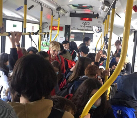 Linea 510, autobus pieno: 50 studenti restano a terra