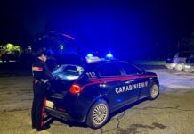 Aggredito con lo spray al peperoncino e rapinato del marsupio: denunciati due ventenni