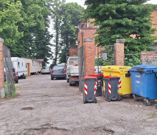 Scarichi abusivi nella ex scuola di Cortile, al via la progettazione per sistemare il sistema fognario