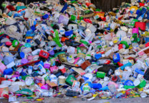 Rifiuti e rincari, ora ci si mette anche la crisi della plastica: la Tari rischia di salire