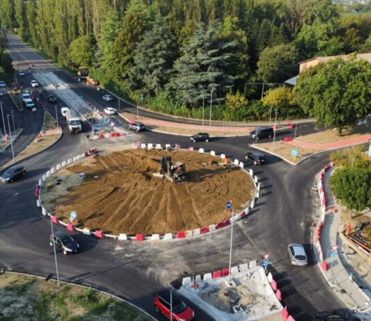 Rotonda via Guastalla-via dell’Industria, lavori di riasfaltatura