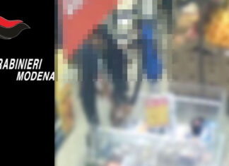 Razzia di gruppo in un market a Modena, denunciati dieci ragazzi