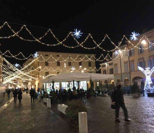 Carpi si prepara al Natale: via libera alle luminarie nel centro storico