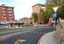 Nuova rotonda tra via Guastalla e la Tangenziale Losi: “auto a gran velocità davanti a casa, siamo in pericolo”